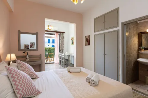 Kasteli Studios & Apartments Hotels in Geropotamos
