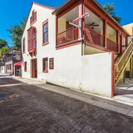 20 Hypolita Street