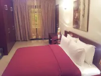 Hotel Verda Politan Hotels near Rond-point moungali