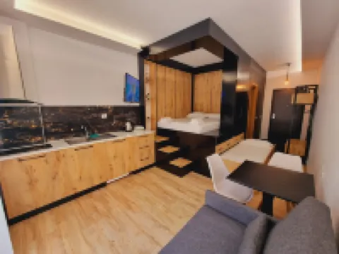 Teo's Deluxe Studios Отели в г. 