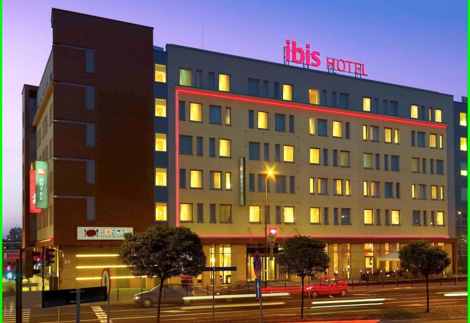 4. 이비스 크라코프..