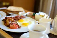 DoubleTree by Hilton Fresno Convention Center - breakfast