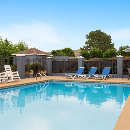 Days Inn & Suites by Wyndham Prattville-Montgomery