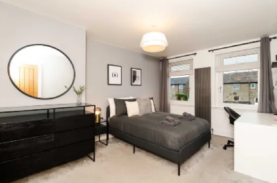 3 Bedroom House-Free Parking Hotels in 