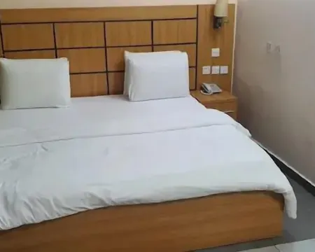 Sonamoni Hotel Hotels in Warri