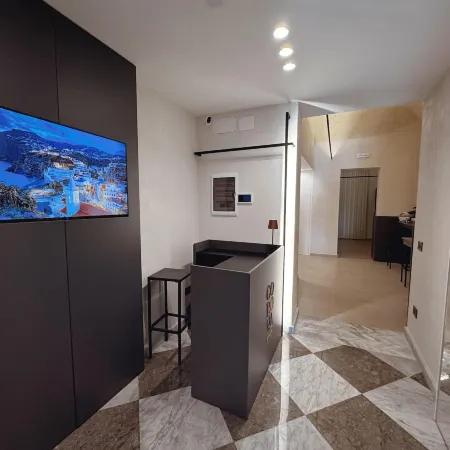 Corona Suite