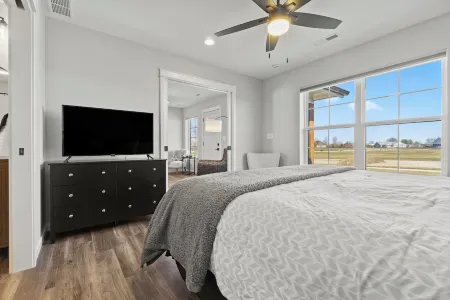 Country Club Cottages - 1703