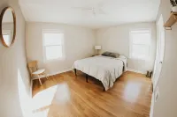 Charming Franklin House: Close to Campus, Sleeps 6