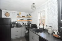 A Humble Abode - - Pet Friendly, Fire Pit, Deck, Grill, Wood Stove, Games, Wifi, 6 Acres