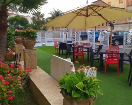 Stellaris Отели рядом с достопримечательностью «Rosarno»