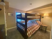 Seneca Lodge in Snowshoe Village - Steps to Ski Slopes