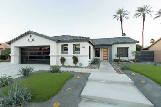 Calypso by AvantStay Entertainer’s Paradise Pool Hot Tub Putting Green