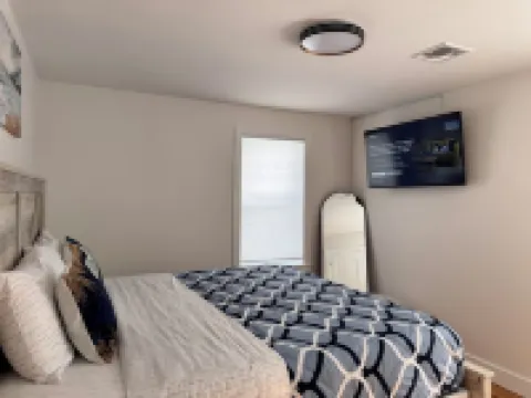 Modern/Luxury Condo Norwood โรงแรมในนอร์วูด