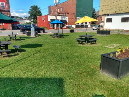 Healing Touch Holistic Living Space Отели в г. Амхерст