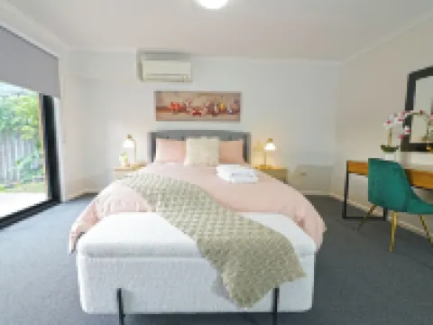 寵物友好的林伍德三卧室家庭停車場 靈伍德酒店