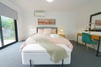 Pet Friendly Ringwood 3Br Home Parking Hotels in Ringwood