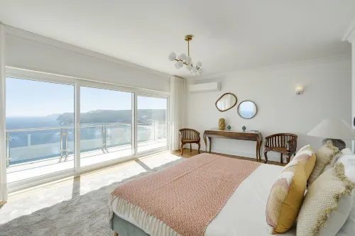 Coastline Arrabida Villa by Cadenzalux