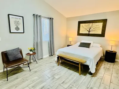 Artsy Double-Unit 1504B Hotels near El paso directoty