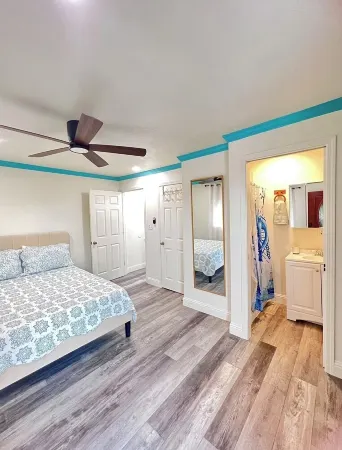 Beautiful retreat- 5 min walk from the Beach!