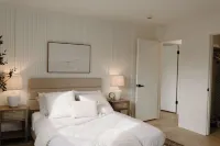 Spacious 5-bedroom house in enchanting Hillsboro Các khách sạn gần Glenn and Viola Walters Cultural Art Center