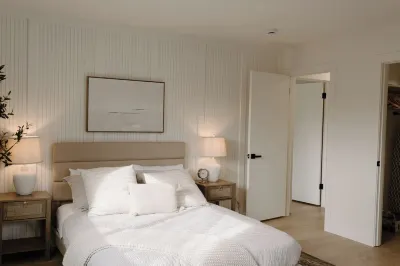 Spacious 5-bedroom house in enchanting Hillsboro Hotels near Walgreens