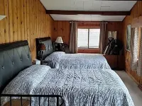 ROCK RIVER HIDEAWAY Grill, Fire Pit, Pet Friendly with a fee of 30.00 per night Hotels in Ogle County