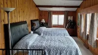 ROCK RIVER HIDEAWAY Grill, Fire Pit, Pet Friendly with a fee of 30.00 per night