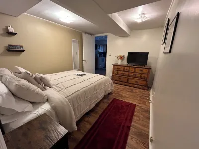 Charming 2-BR apartment w/WiFi, central to National Park, close to interstate Отели в г. 