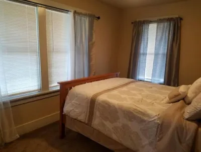 5th Avenue Suites #5