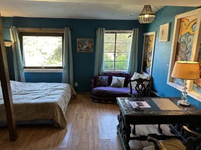 Mermaid Suite + Private Trails, Cave and Creek! Hotels near Parker Mesa