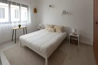 Freedom Surf House - 2 stelle