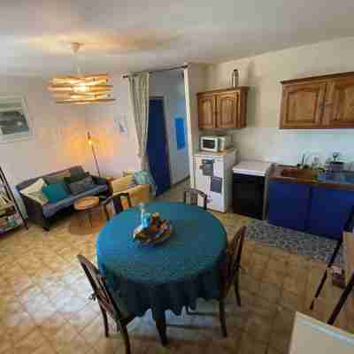 Petite Maison Atypique Avec Jardin Ombagé Parfait Pour des Vacances en Famille Others