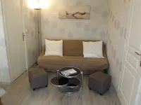 Charming little house entirely renovated 200 m from the port Hotels in Grandcamp-Maisy