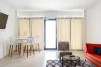 Bushiri's Long Life Building-2BD/1BA APT-Sleeps 4