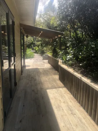 Kereru Cottage- private self contained holiday cottage - Swimming Pool Отели рядом с достопримечательностью «Kaiteriteri Kayak»