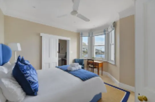 Camps Bay Luxury Villa - Bingley Place Hotels in 