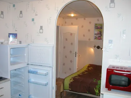 Beautiful ground-floor studio facing the thermal baths Отели в г. Нери-ле-Бен