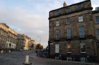 Fantastic city centre location - Spacious 3 bedroom apartment