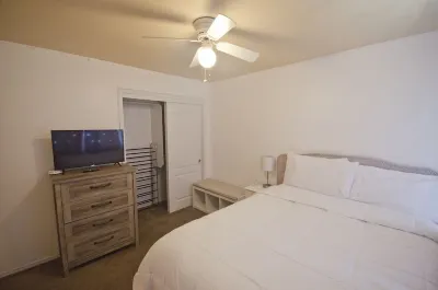 Southwest  2 Bedroom 1 Bathroom house Pets Ok Hotels near River Walk