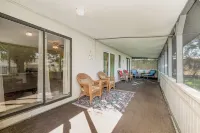 3 Bdrms 2 Bath Home Close to the Melbourne Airport!
