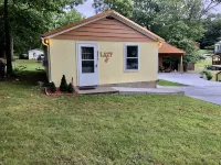 Lazy H Cabin Hyer Retreats LLC.  Sleep Eat and Fish!! on the 81Mkr Warsaw MO 本頓縣酒店