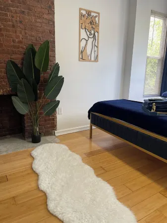 Whisper City Love A 30 min Electrifying Escape near NYC's Pulsating heart! Отели рядом с достопримечательностью «J&L Parking»