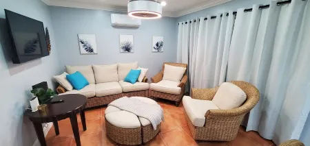 Beautiful, Cozy Beach Villa In The Heart Of Treasure Cay!