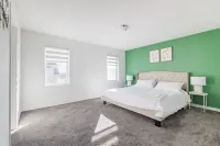 Comfortable Lux | Sleeps 10 | PingPong, Cozy Family Movie Room Hotels near A Taste of Britain