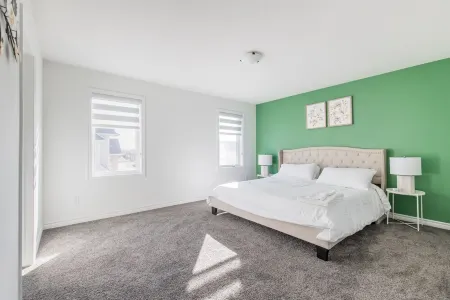 Comfortable Lux | Sleeps 10 | PingPong, Cozy Family Movie Room