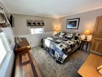 Close to Town, Hot Tub, 2 Kings, 4 Full Beds 韋布酒店