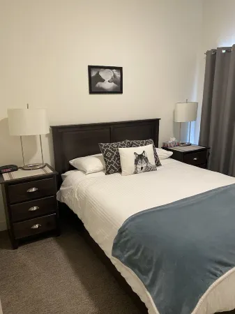 Cozy Condo minutes from RMR & Soon Cabot Pacific Golf