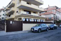 Domus Palombi - Large apartment 200 m from the station and 700 m from the sea