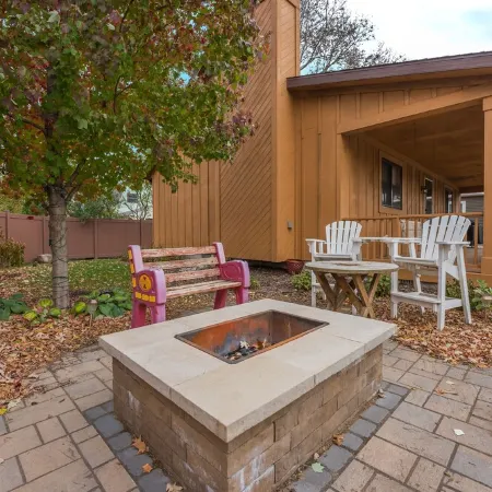 Retreat in Clear Lake, Iowa - GARAGE HANGOUT - Half block from Lake! Отели в г. Клир Лейк