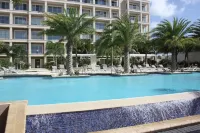 ROYAL PENTHOUSE-New stunning two storey penthouse condo with roof top terrace - Pools